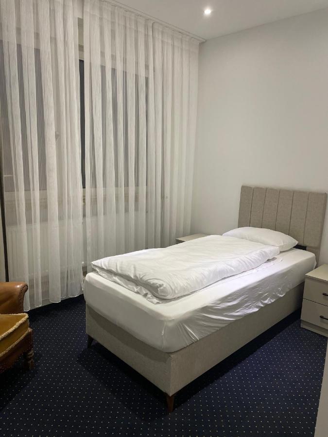 Gastpark Hotel Манхинг Экстерьер фото