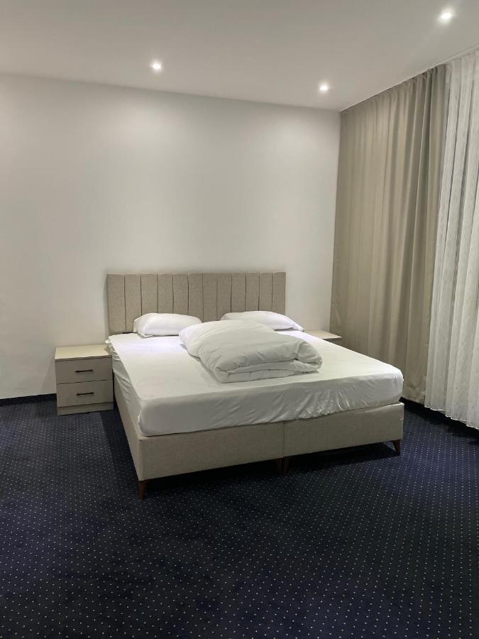 Gastpark Hotel Манхинг Экстерьер фото