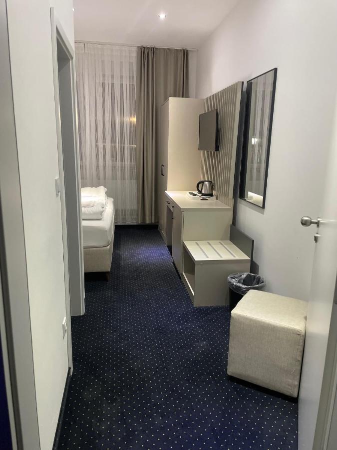 Gastpark Hotel Манхинг Экстерьер фото