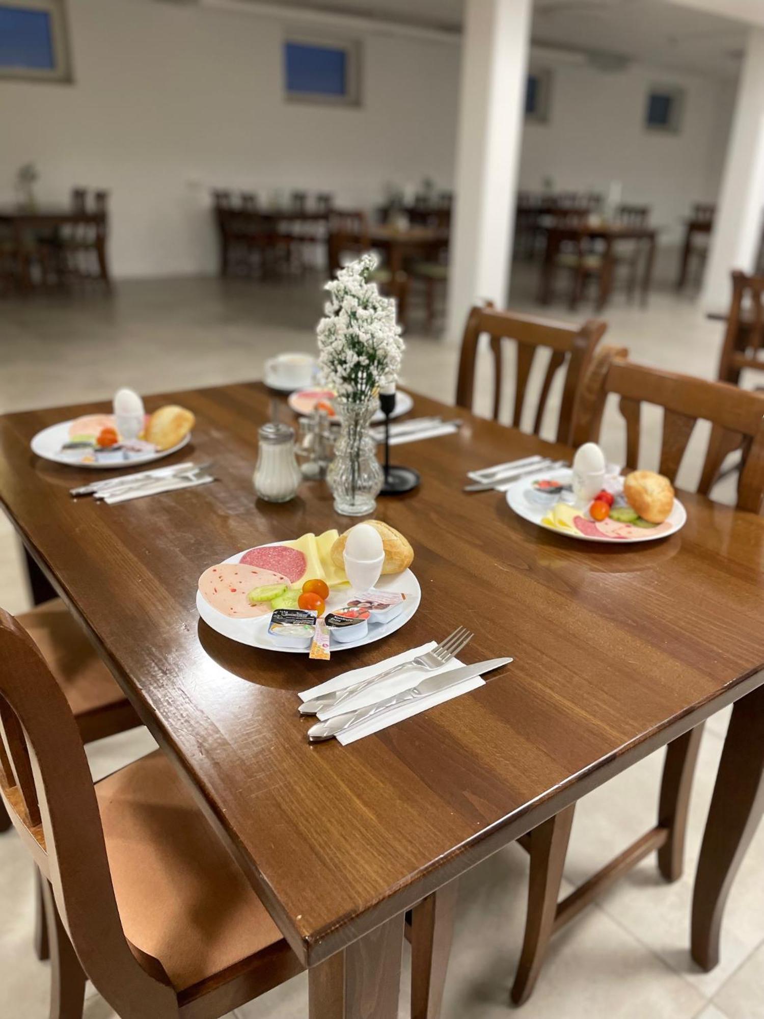 Gastpark Hotel Манхинг Экстерьер фото