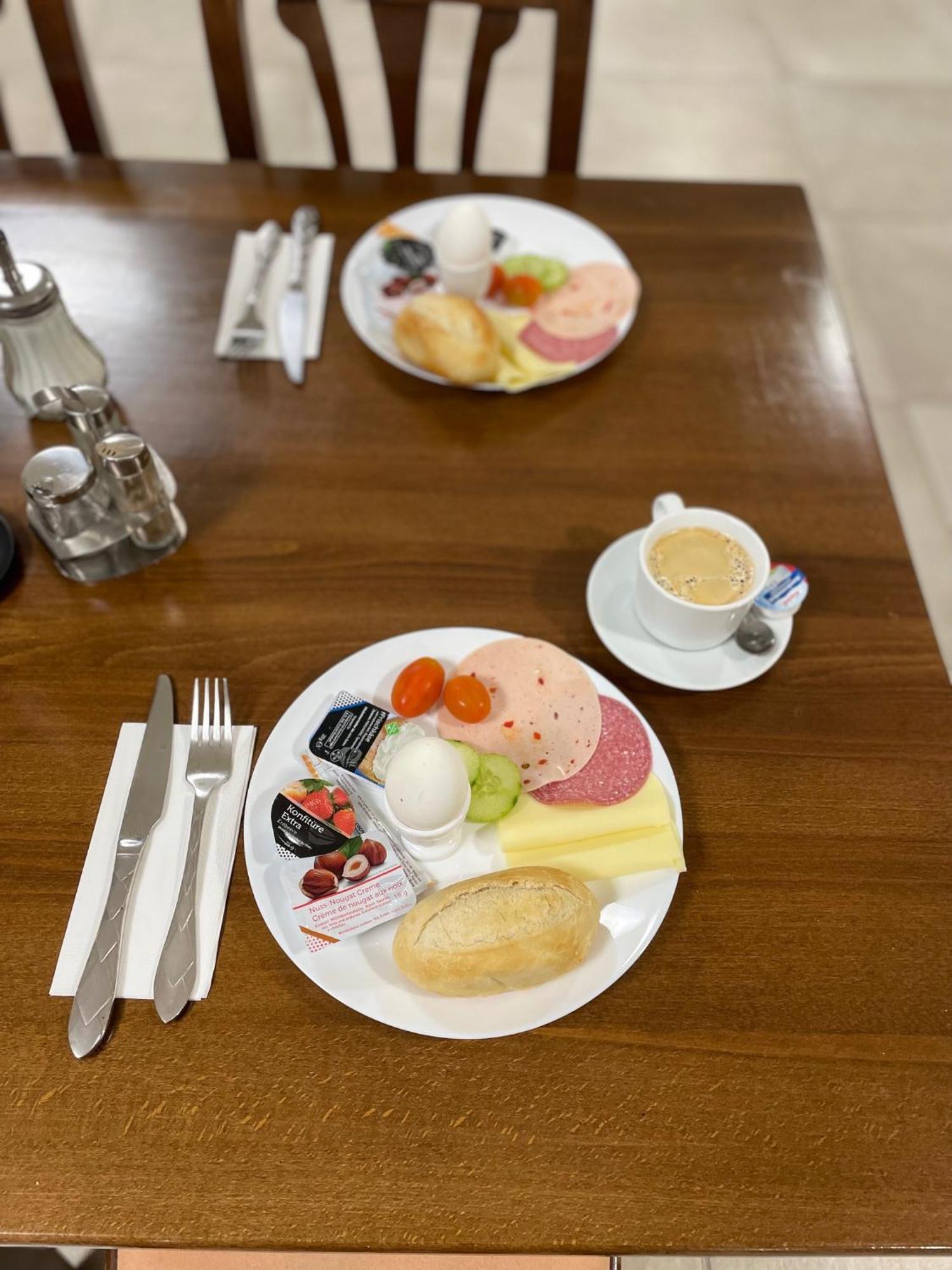 Gastpark Hotel Манхинг Экстерьер фото