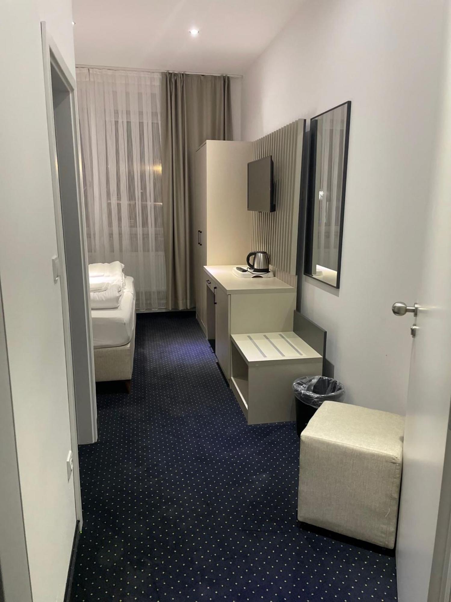 Gastpark Hotel Манхинг Экстерьер фото